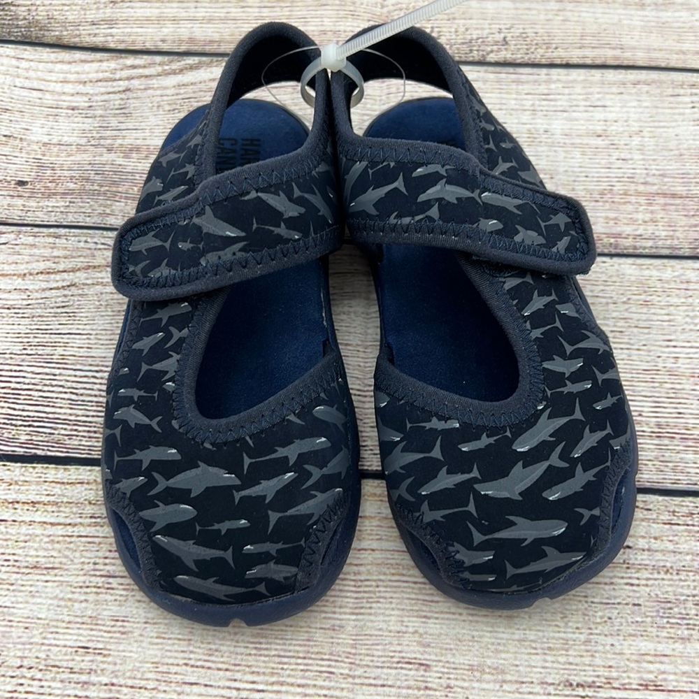 Harper Canyon Shark Navy Sandals Sz 9M